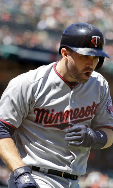 Dozier, Vargas HRs lead Berrios, Twins over Giants 3-2 (Jun 10, 2017)